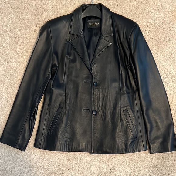 Bettina Rizzi Women’s Black Leather Jacket from Buenos Aires Roma - Picture 3 of 6
